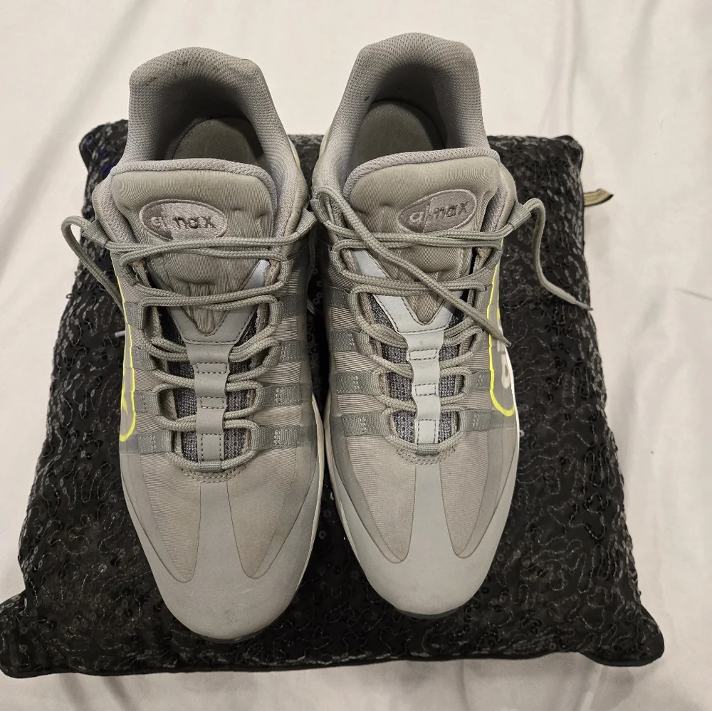 Nike Gray and Yellow Men's Shoes‎